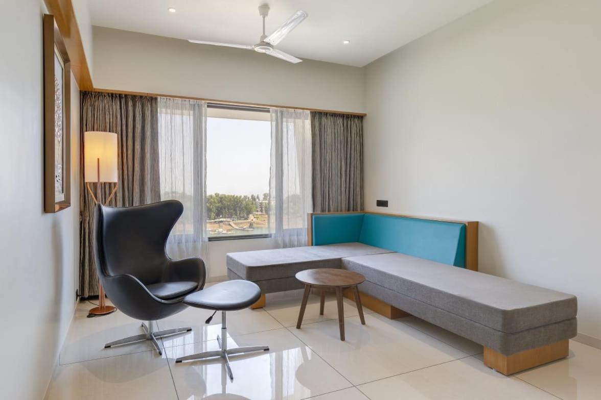 Sunotel Saputara Extérieur photo