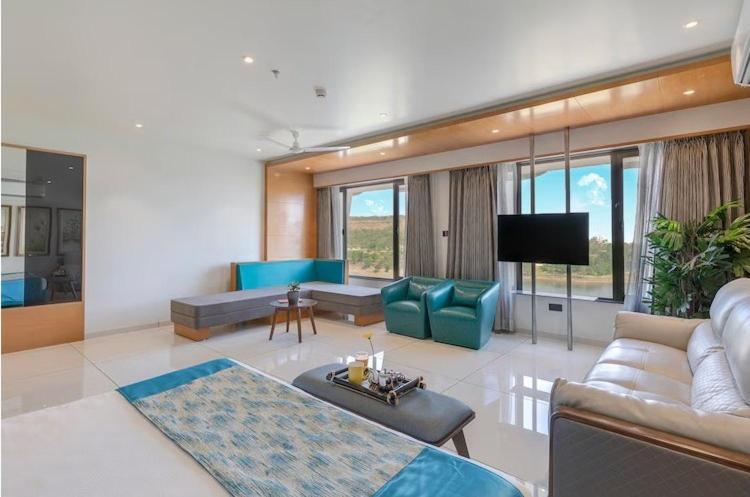 Sunotel Saputara Extérieur photo
